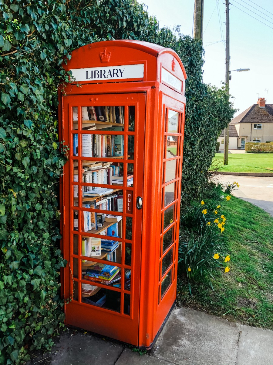 Paulerspury red telephone box